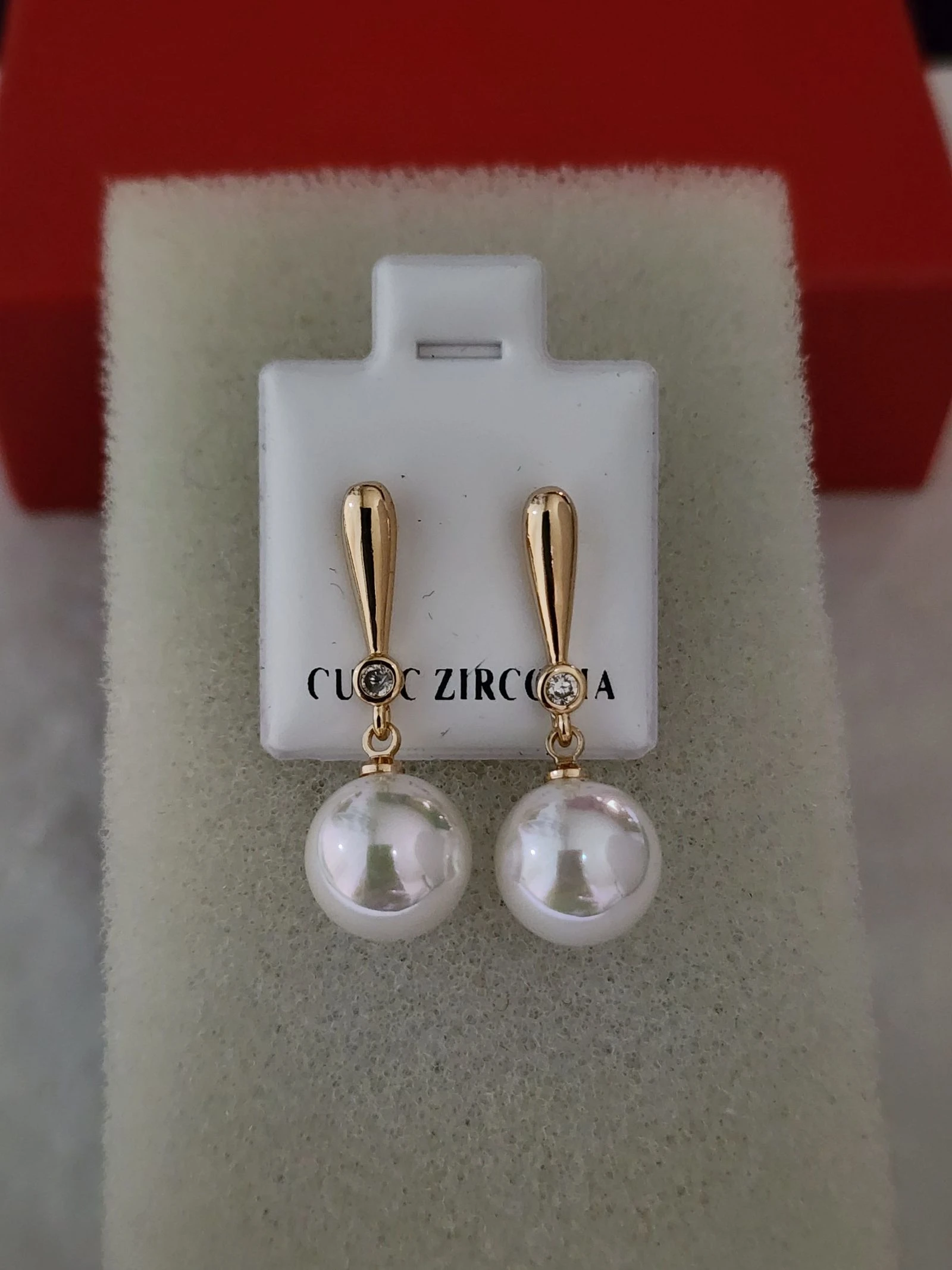 Oorbellen met zirkonia en imitatieparel hangend verguld in 18k goud, hypoallergeen – photo 3